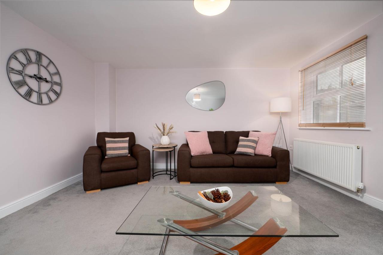 Villa Stunning 3 Bed With Parking & Garden à Market Rasen Extérieur photo